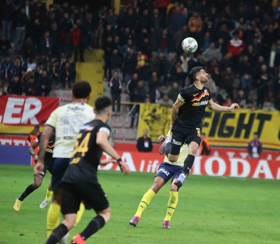 Spor Toto Süper Lig: Kayserispor: 0 - Fenerbahçe: 1 (ilk Yarı)