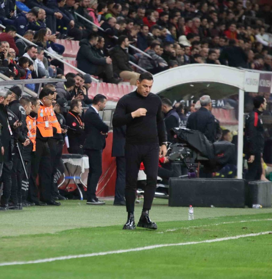 Spor Toto Süper Lig: Kayserispor: 0 - Fenerbahçe: 1 (ilk Yarı)