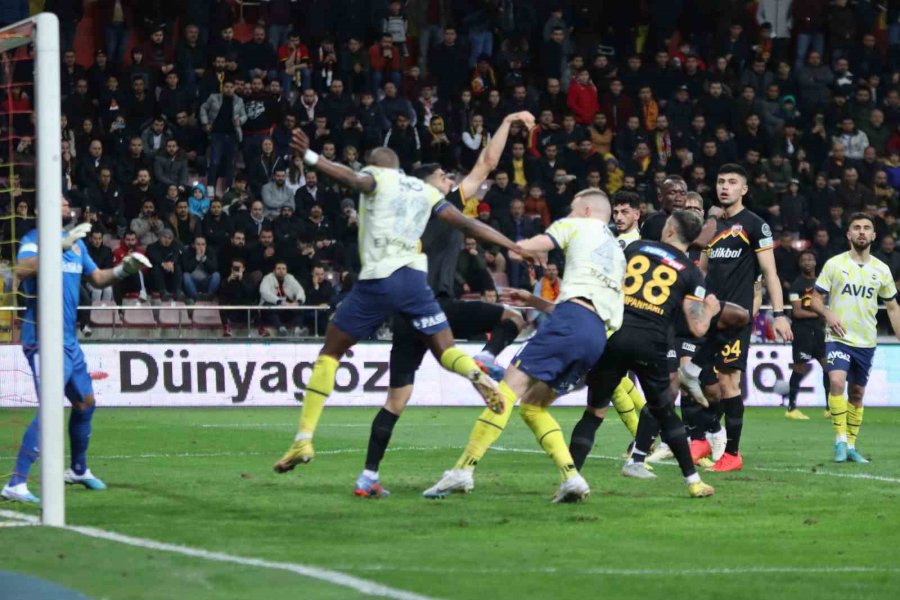 Spor Toto Süper Lig: Kayserispor: 1 - Fenerbahçe: 2 (maç Sonucu)