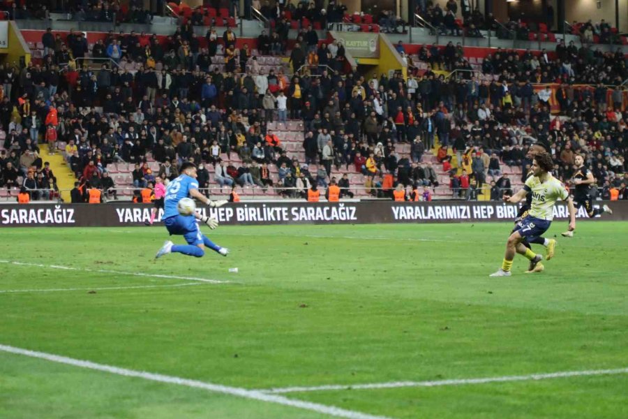 Spor Toto Süper Lig: Kayserispor: 1 - Fenerbahçe: 2 (maç Sonucu)