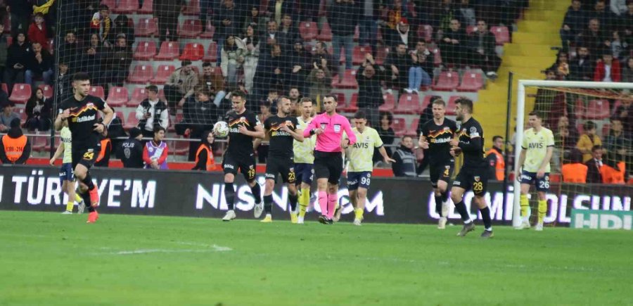 Spor Toto Süper Lig: Kayserispor: 1 - Fenerbahçe: 2 (maç Sonucu)