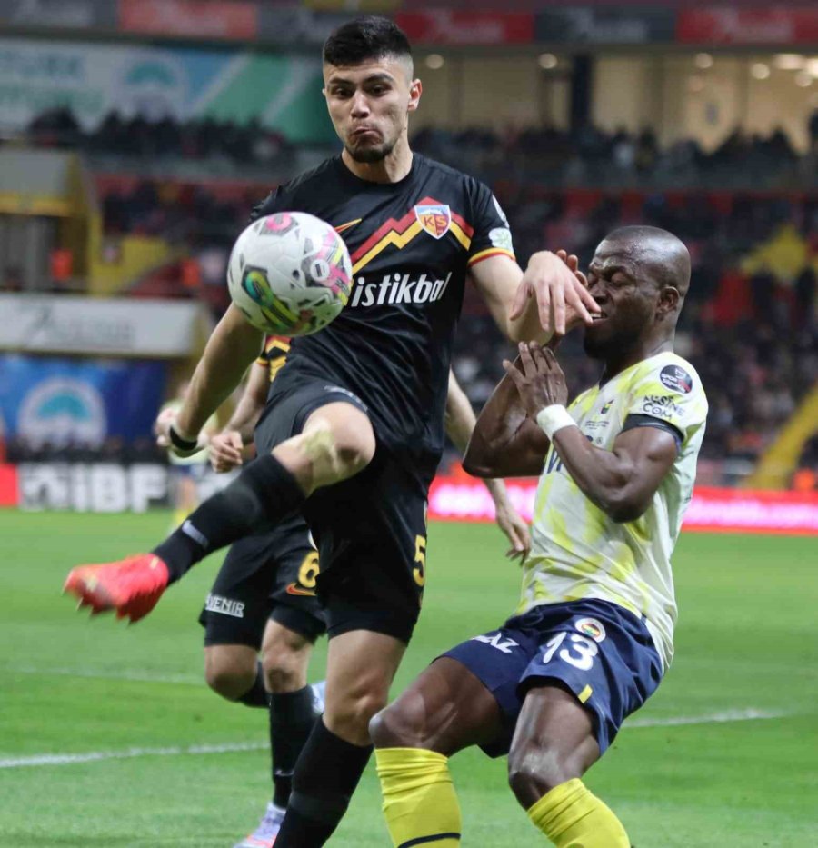 Spor Toto Süper Lig: Kayserispor: 1 - Fenerbahçe: 2 (maç Sonucu)