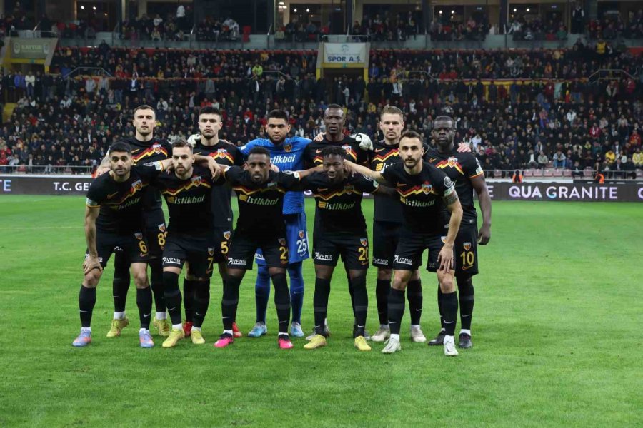 Spor Toto Süper Lig: Kayserispor: 0 - Fenerbahçe: 1 (maç Devam Ediyor)