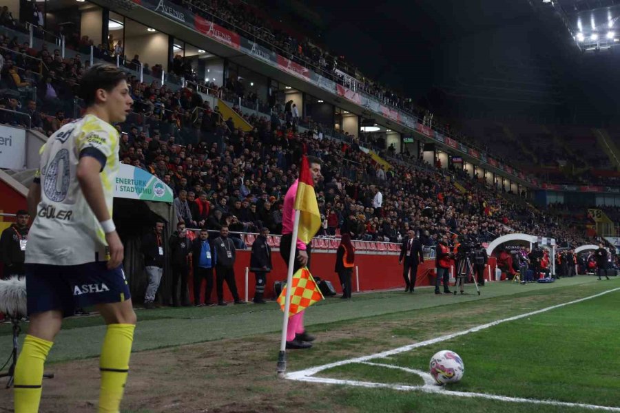 Spor Toto Süper Lig: Kayserispor: 0 - Fenerbahçe: 1 (maç Devam Ediyor)