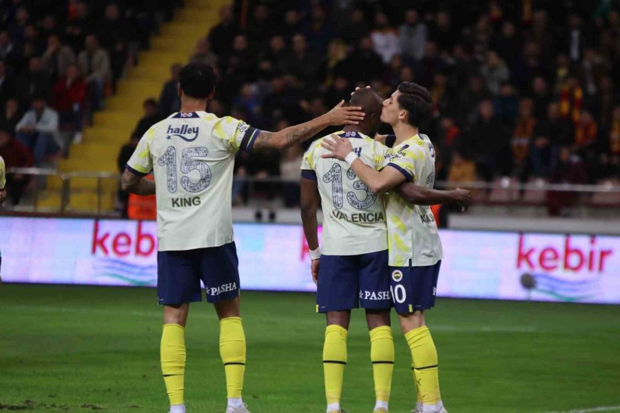 Spor Toto Süper Lig: Kayserispor: 0 - Fenerbahçe: 1 (maç Devam Ediyor)