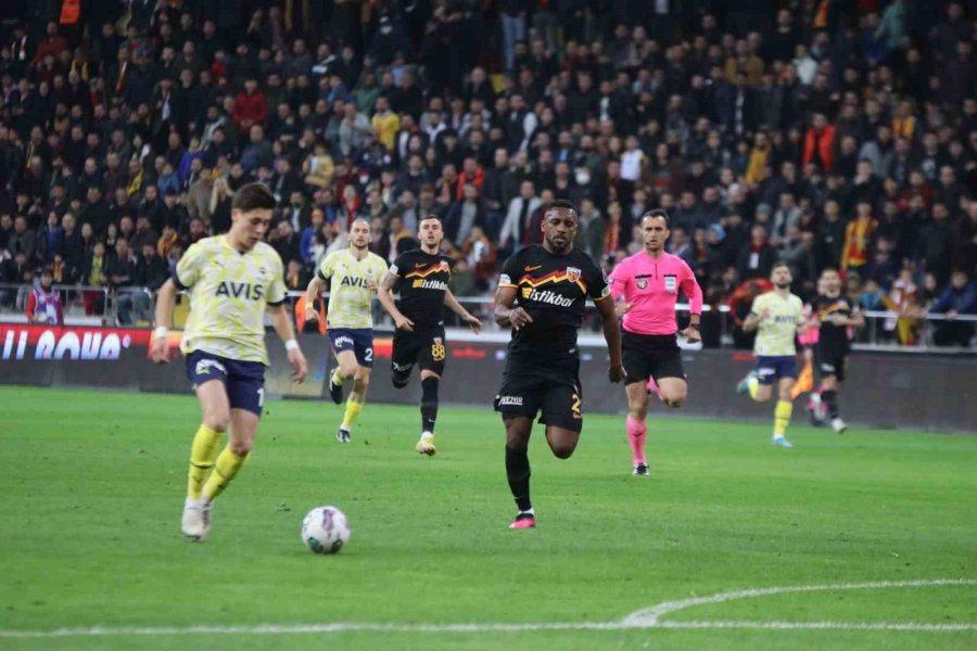 Spor Toto Süper Lig: Kayserispor: 0 - Fenerbahçe: 1 (maç Devam Ediyor)