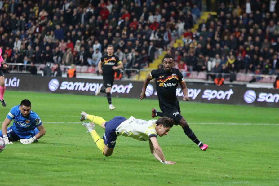 Spor Toto Süper Lig: Kayserispor: 0 - Fenerbahçe: 1 (maç Devam Ediyor)