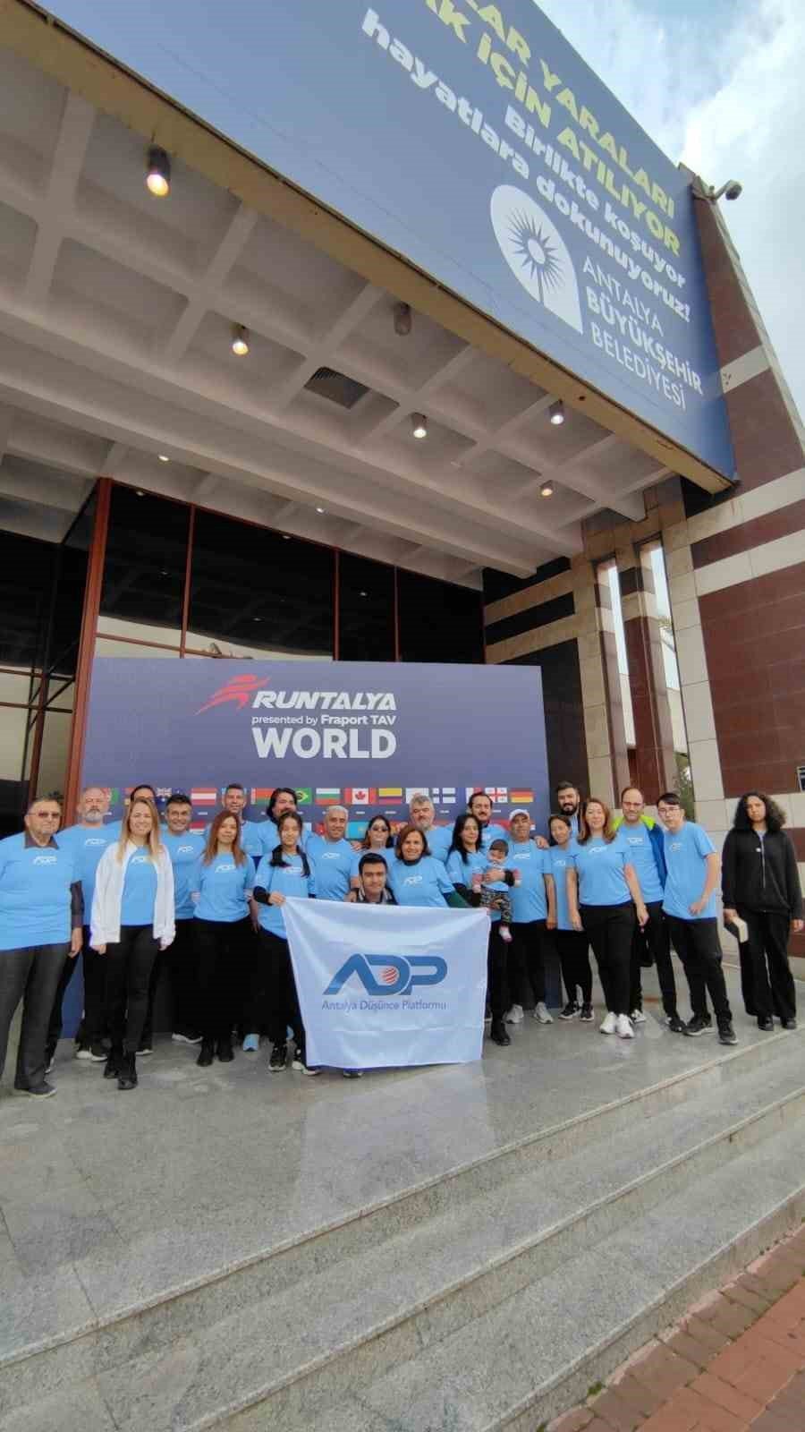 Antalya Düşünce Platformu Üyelerinden Spora Destek