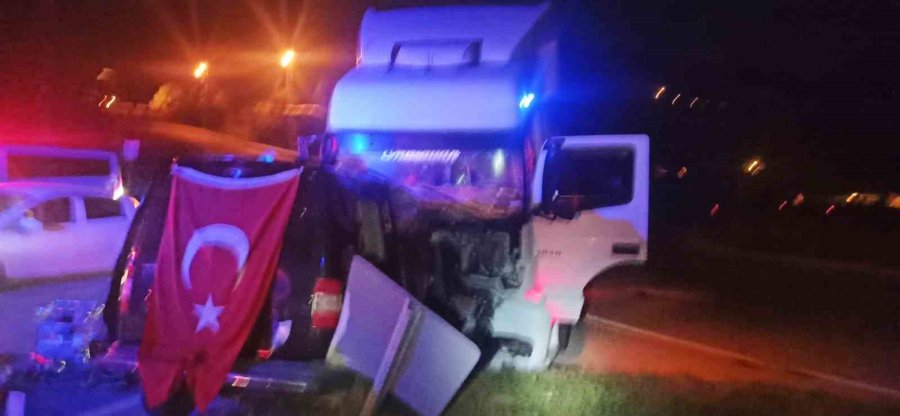 Asker Eğlencesi Dönüşü Kazada Hayatını Kaybetti