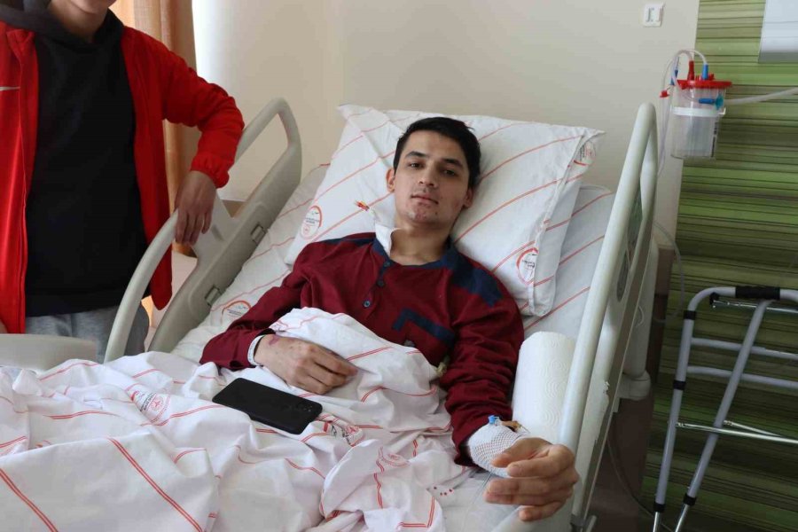 Ebrar Sitesi’nde Dehşeti Yaşayan Depremzede O Anları Anlattı: "kendimi 3-4 Saniye İçerisinde Enkaz Altında Buldum”