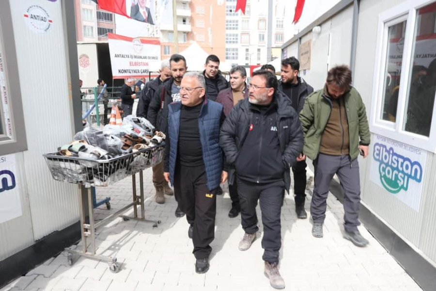 Başkan Büyükkılıç, Elbistan Kayseri Çarşısı’nda İncelemelerde Bulundu