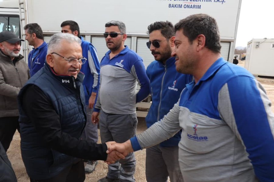 Başkan Büyükkılıç, Elbistan Kayseri Çarşısı’nda İncelemelerde Bulundu