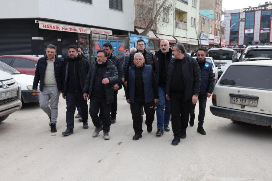 Başkan Büyükkılıç, Elbistan Kayseri Çarşısı’nda İncelemelerde Bulundu