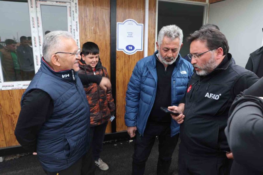 Başkan Büyükkılıç, Elbistan Kayseri Çarşısı’nda İncelemelerde Bulundu