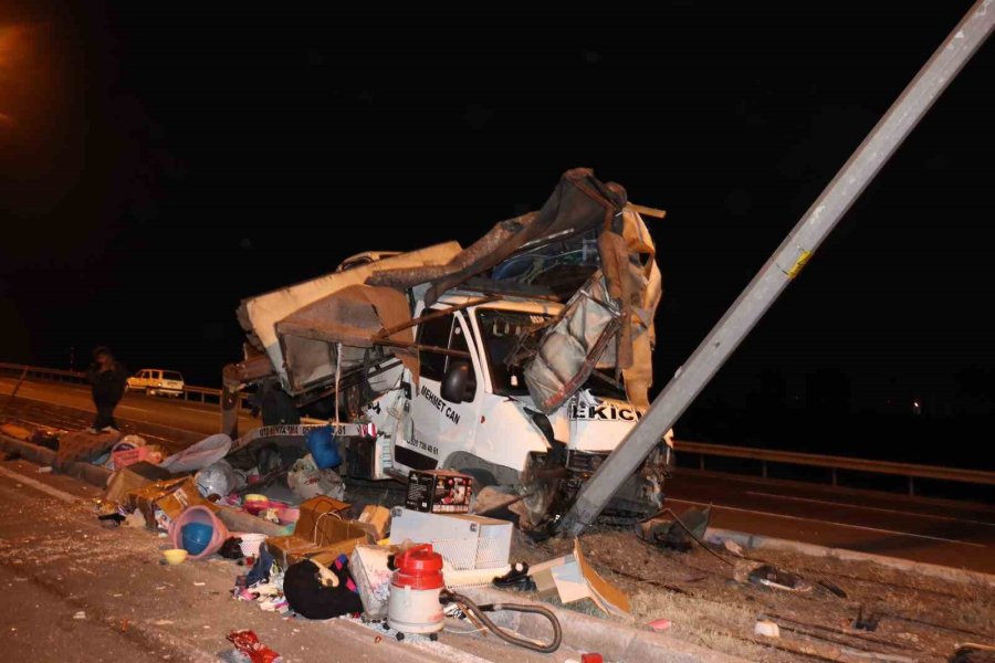 Kayseri’de Feci Kaza: Yanan Tırın Sürücüsünü Polis Kurtardı