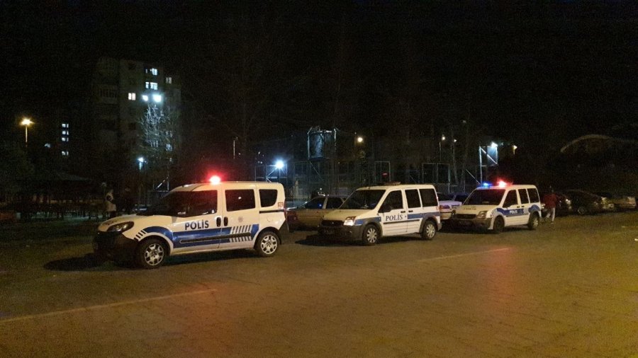 Parkta Yürüyen Kadın Bacağından Vuruldu