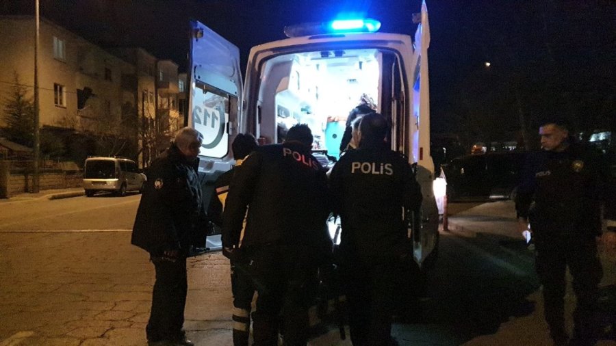 Parkta Yürüyen Kadın Bacağından Vuruldu