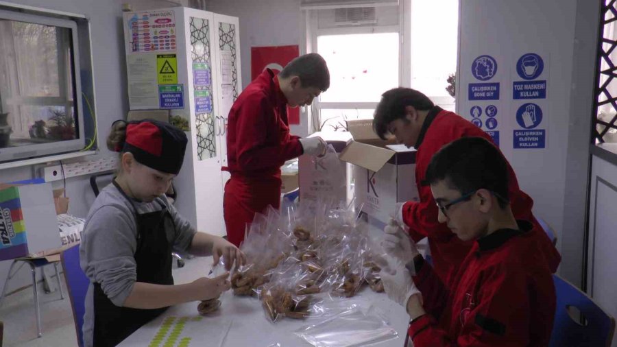 Özel Öğrencilerden En Özel Kandil Simidi