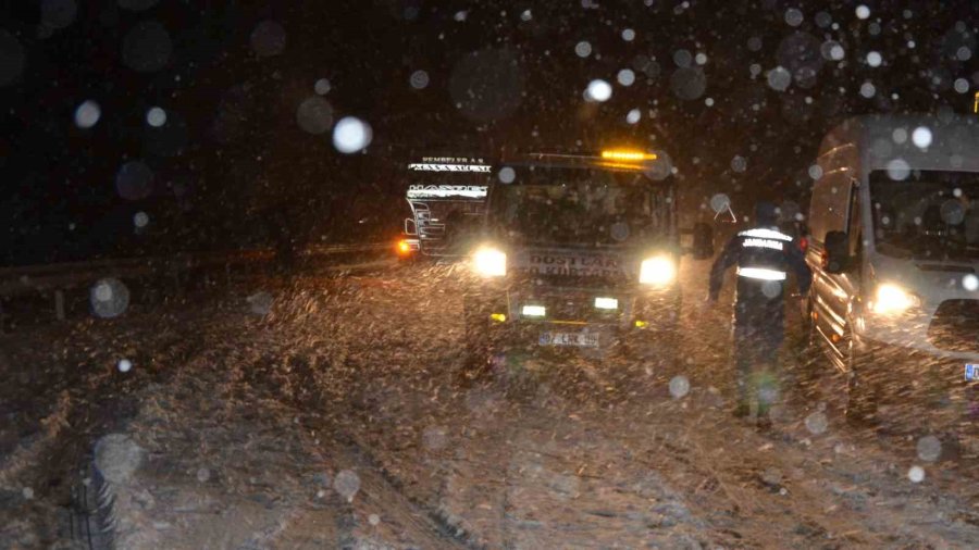 Antalya-konya Karayolunda Kar Yağışı Başladı