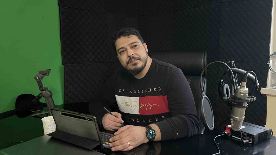 Depremzede Öğrenciler İçin Harekete Geçen Öğretmenler Ücretsiz Online Ders Vermeye Başladı