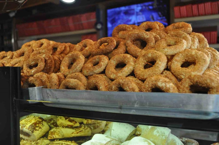 Geleneksel Kandil Simidi Tezgahlara Bereket Getiriyor