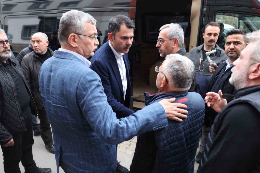 Bakan Kurum Ve Başkan Büyükkılıç Deprem Bölgesinde Çalışmaları Değerlendirdi