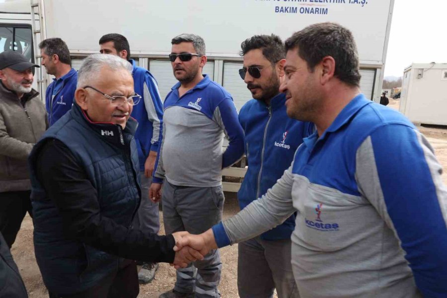 Başkan Büyükkılıç, 16 İlçe Belediyesi İle ‘tek Yürek’ Kahramanmaraş’ta Yaraları Sarıyor