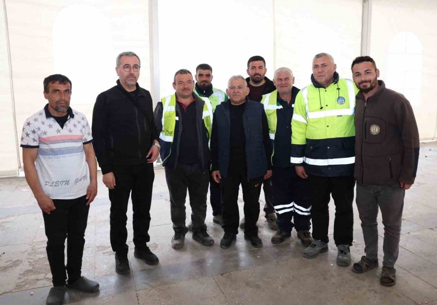 Başkan Büyükkılıç, 16 İlçe Belediyesi İle ‘tek Yürek’ Kahramanmaraş’ta Yaraları Sarıyor