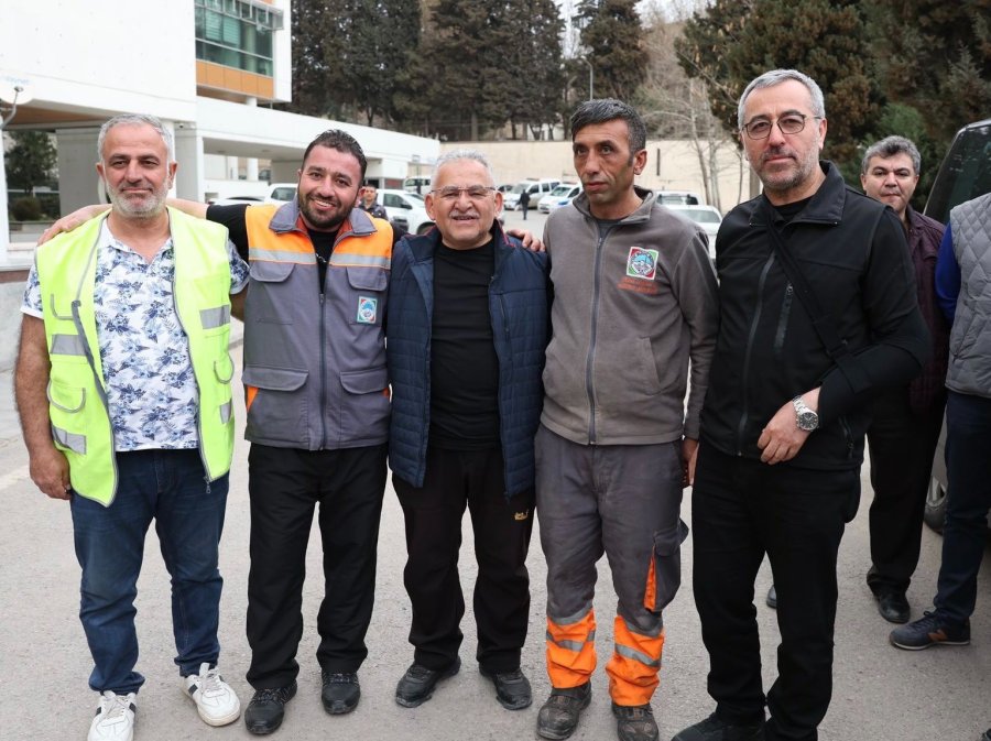 Başkan Büyükkılıç, 16 İlçe Belediyesi İle ‘tek Yürek’ Kahramanmaraş’ta Yaraları Sarıyor