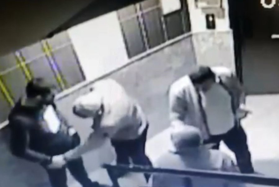 Depremzedenin 7 Bin Lirasını Gasp Ettiler