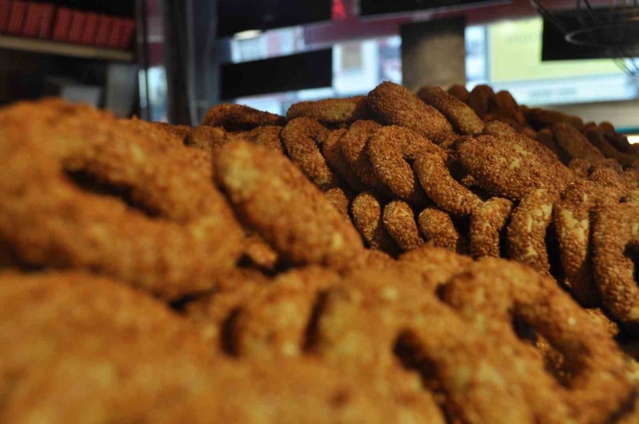 Geleneksel Kandil Simidi Tezgahlara Bereket Getiriyor