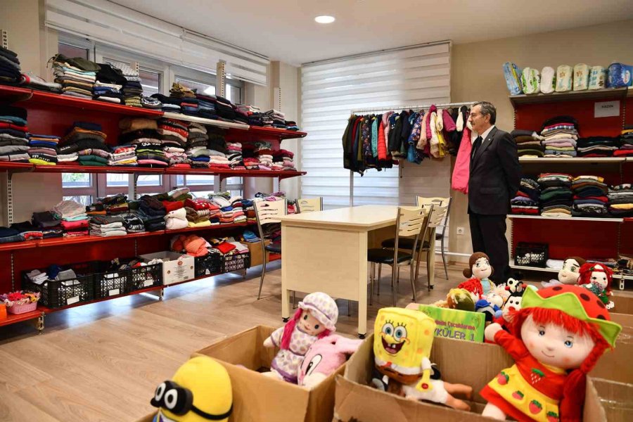 İhtiyaç Malzemeleri Toplanmaya Devam Ediyor