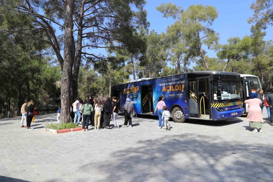 Büyükşehir’den Depremzedelere Moral Gezisi