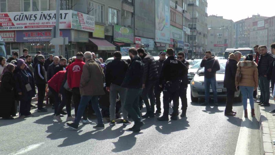 Çarptığı Yayanın Başında Hüngür Hüngür Ağladı