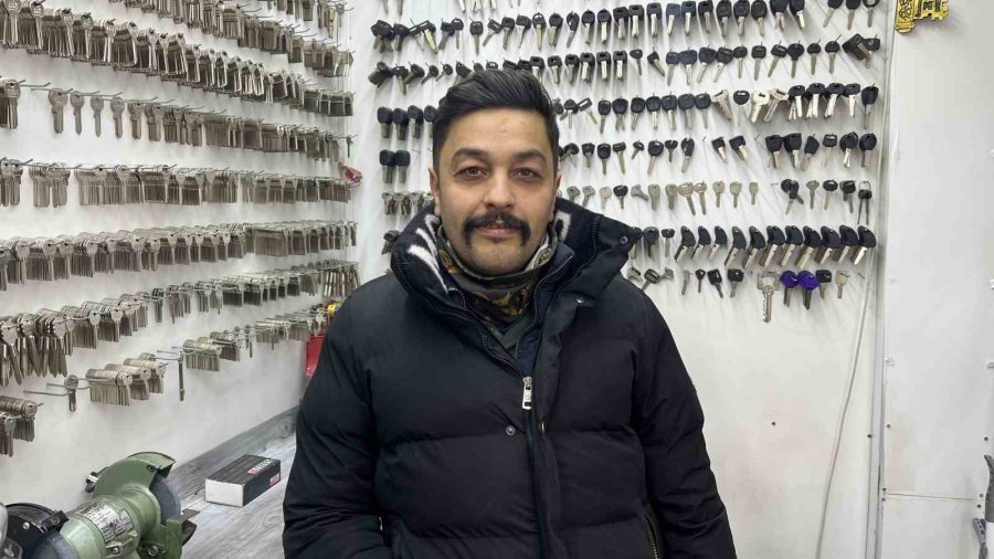 Değişken Hava Şartları Apartman Kapılarının Açık Kalmasına Neden Oluyor