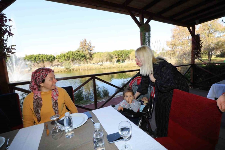 Rektör Özkan Depremzede Kadınlarla Bir Araya Geldi