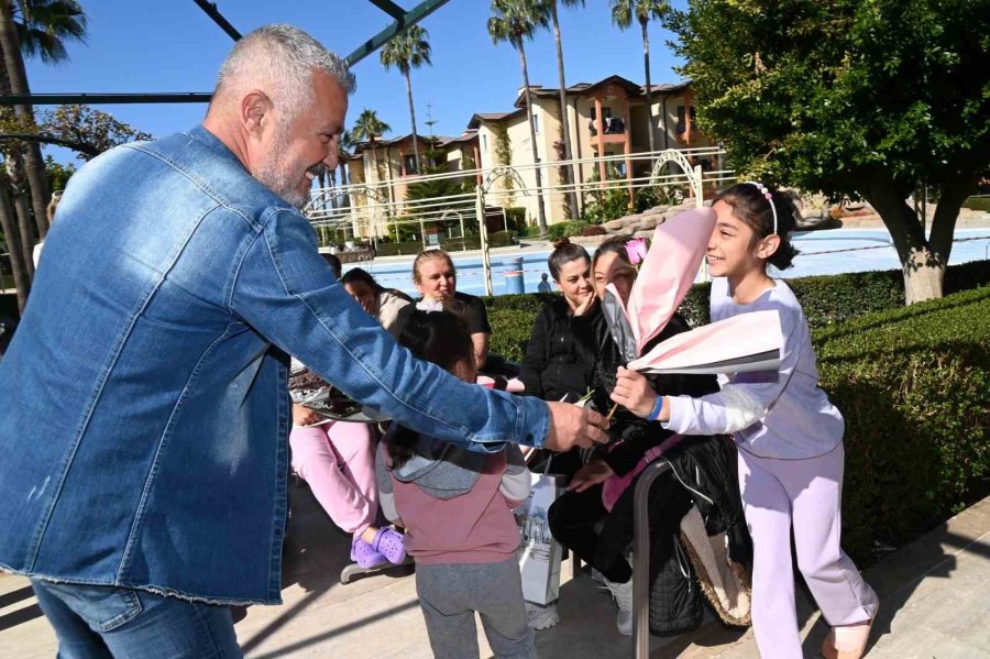 Başkan Sözen’den Depremzede Kadınlara 8 Mart Kutlaması