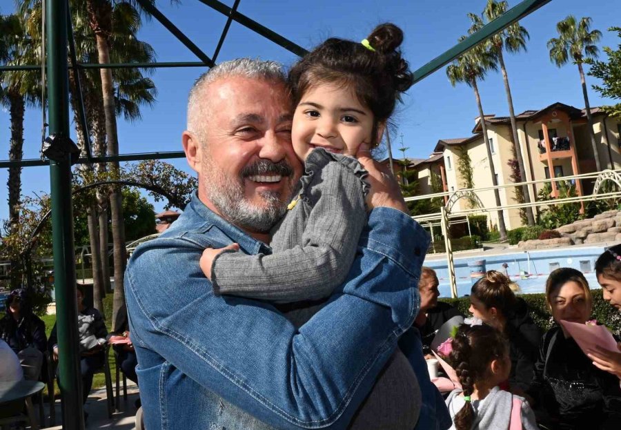 Başkan Sözen’den Depremzede Kadınlara 8 Mart Kutlaması