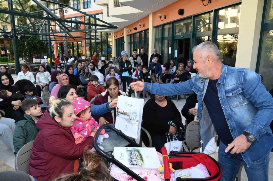 Başkan Sözen’den Depremzede Kadınlara 8 Mart Kutlaması