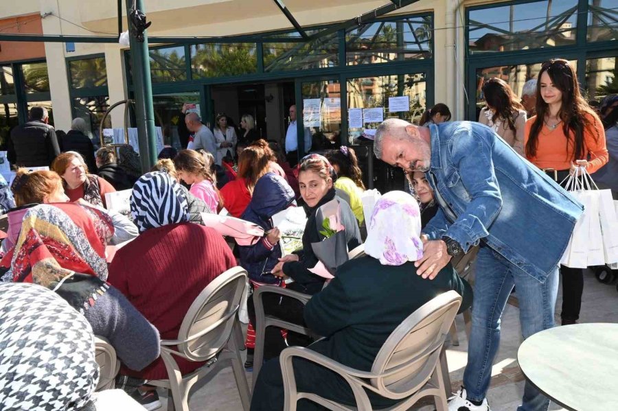 Başkan Sözen’den Depremzede Kadınlara 8 Mart Kutlaması