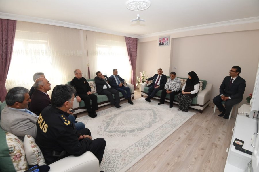 Vali Yazıcı, Dünya Kadınlar Günü’nde Şehit Annelerini Unutmadı