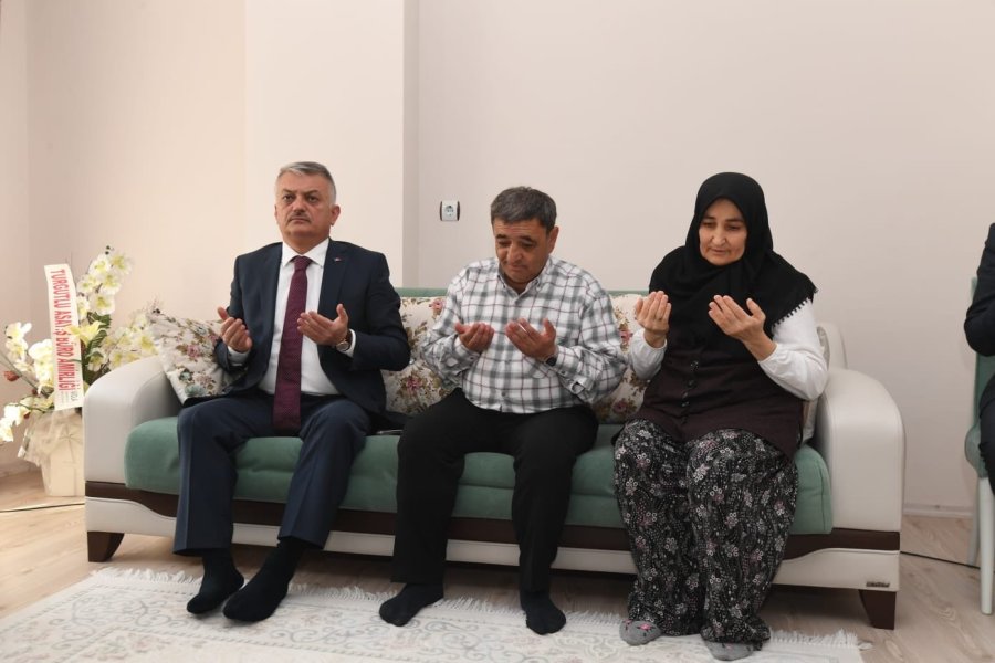 Vali Yazıcı, Dünya Kadınlar Günü’nde Şehit Annelerini Unutmadı