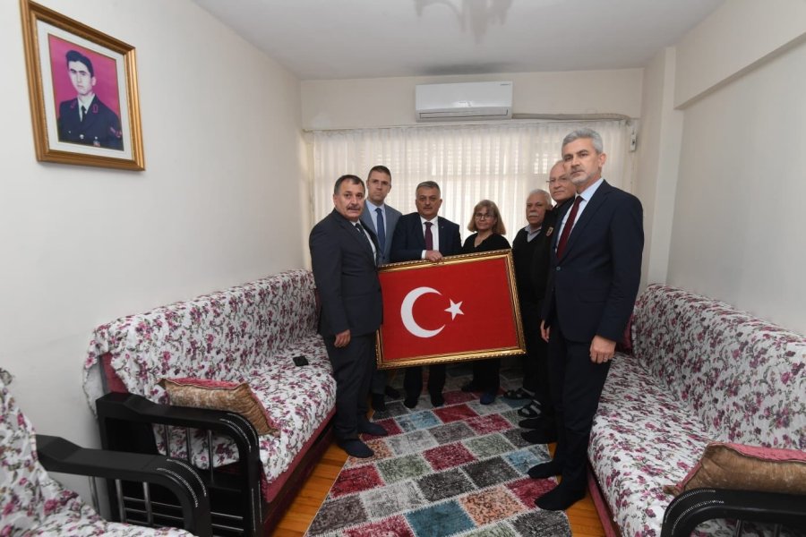 Vali Yazıcı, Dünya Kadınlar Günü’nde Şehit Annelerini Unutmadı