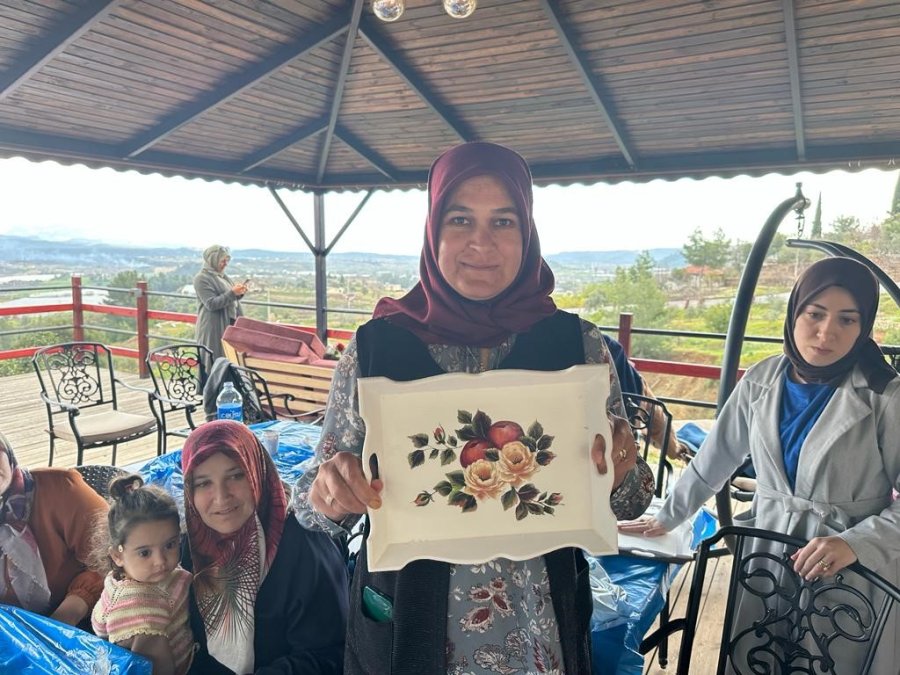 Depremzede Kadınlar Üretici Kadınlarla 8 Mart Dünya Kadınlar Gününü Kutladı