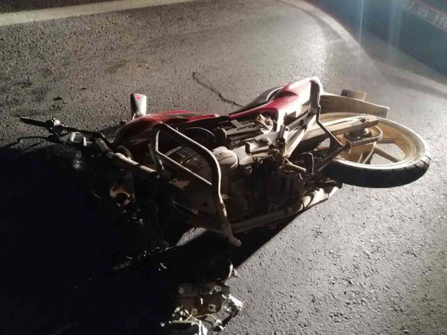 Kuzenlerin Feci Kazası: Kardeşleri Kaza Ayırdı