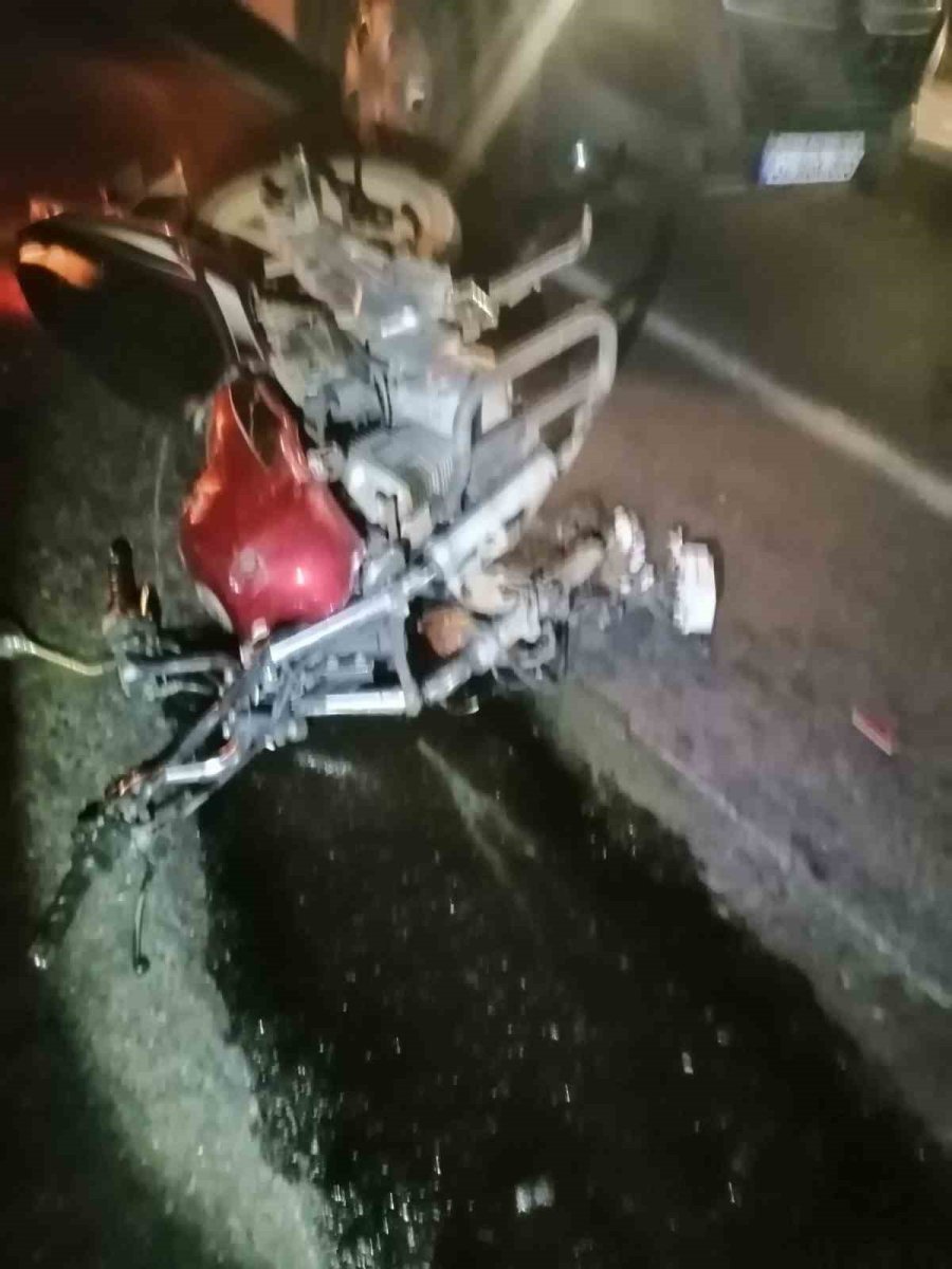 Kuzenlerin Feci Kazası: Kardeşleri Kaza Ayırdı