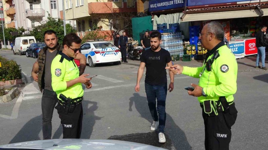 Motosiklet İle Otomobil Çarpıştı: 1 Yaralı