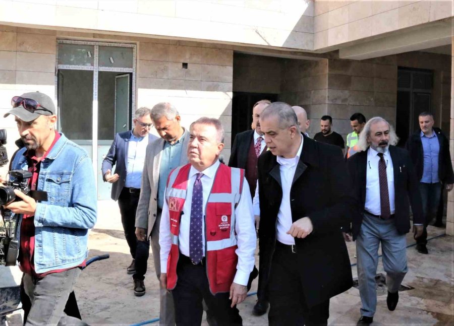 Başkan Böcek: “uncalı Kent Mezarlığı Yenileme Çalışması Bir Ay İçinde Tamamlanacak”