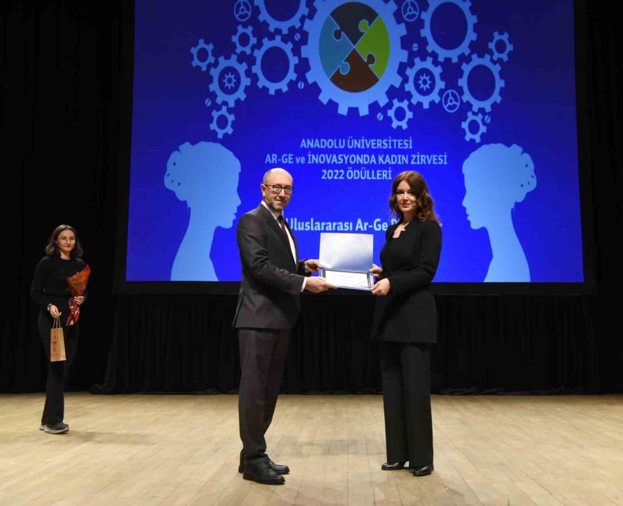 2022 Yılı Ar-ge Ve İnovasyonda Kadın Zirvesi Ödülleri Sahiplerini Buldu