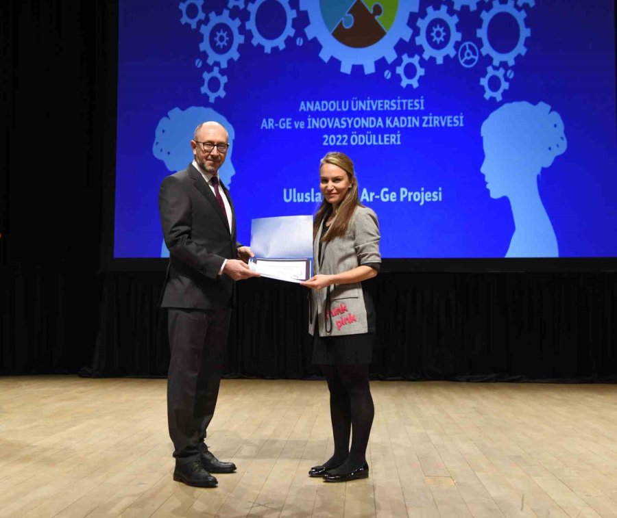 2022 Yılı Ar-ge Ve İnovasyonda Kadın Zirvesi Ödülleri Sahiplerini Buldu